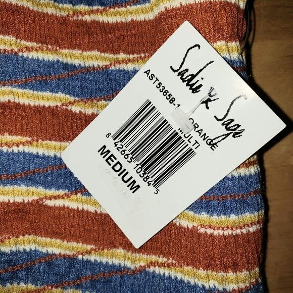 Sadie & Sage Off-The-Shoulder Cropped Pull… - Picture 6 of 7